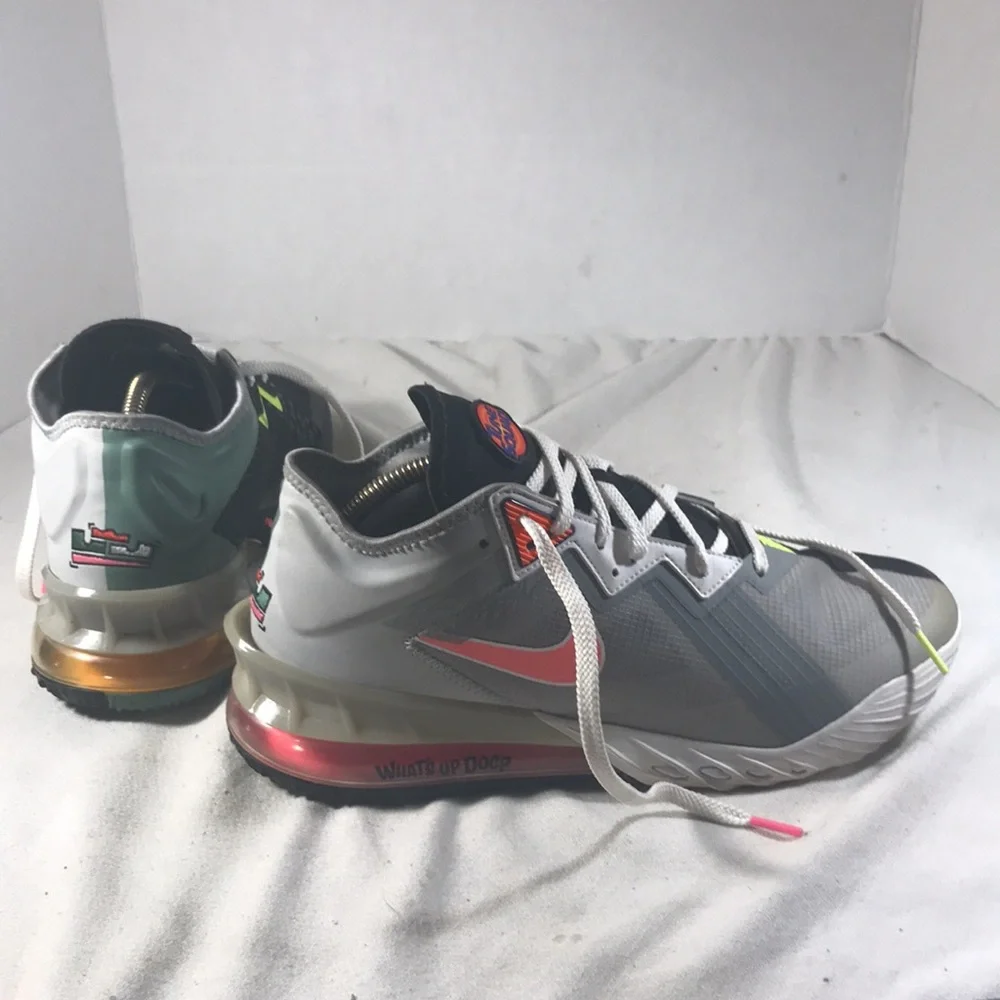 Nike LeBron 18 Low Space Jam Bugs x Marvin Men’s Multi Colored Sneakers Size 12